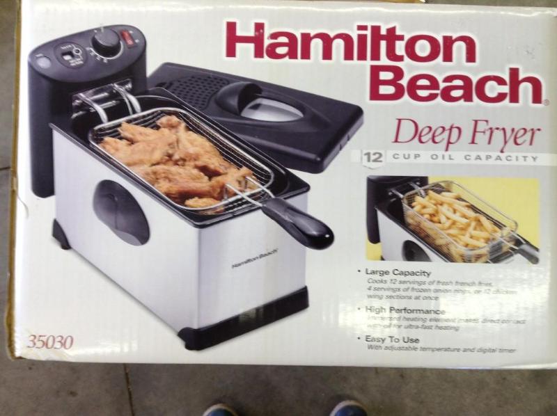 lot 93 image: New open box 12 Cup Deep Fryer, by ...