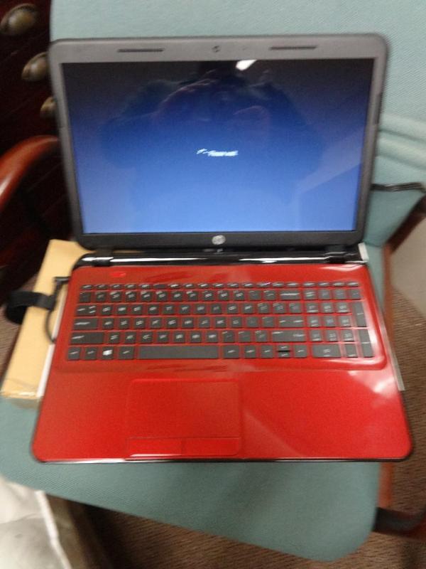 lot 11 image: HP 15.6" 4GB WINDOWS 8.1 LAPTO...
