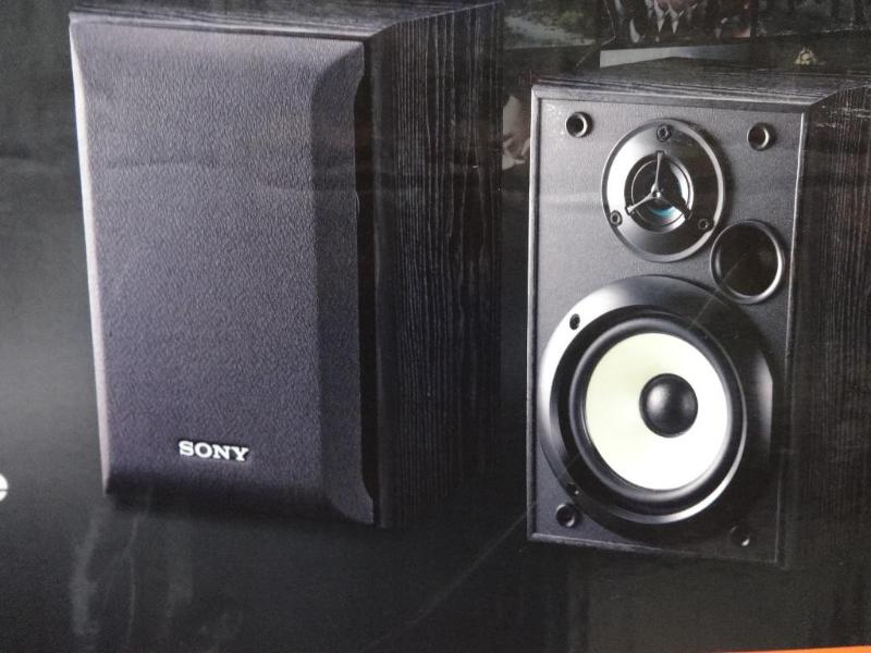lot 15 image: SONY PAIR OF 10" PERFORMANCE B...
