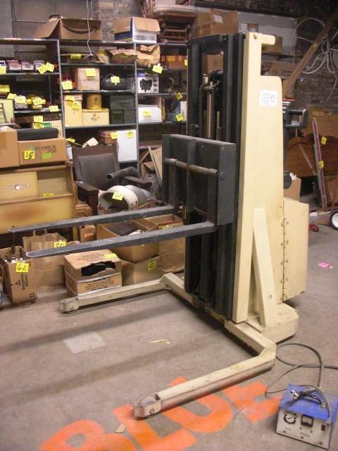 CROWN 20 MT STacker, Walie Forklift