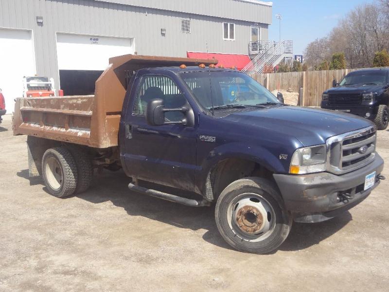 lot 1 image: 2003 Ford F.450 XL Super Duty, V10 ...