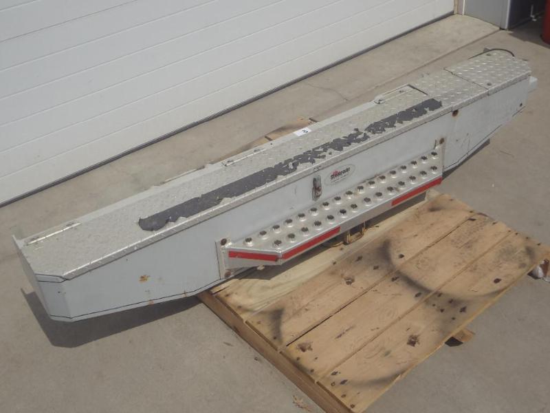 lot 8 image: Sto-Away Power Bumper Crane, Heavy ...