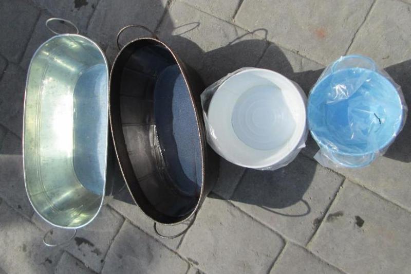 lot 15 image: Lot of new metal baskets...