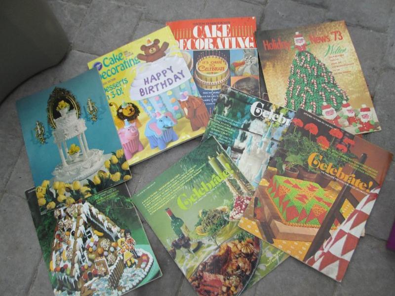 lot 24 image: Lot of 9 cake decorating idea magaz...