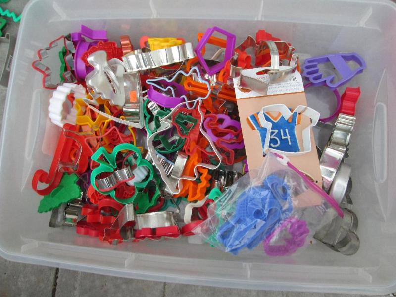 lot 28 image: Huge lot of assorted cookie cutters...
