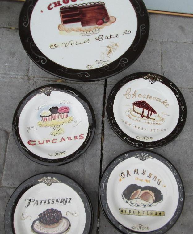lot 41 image: Cake platter with 4 plates...