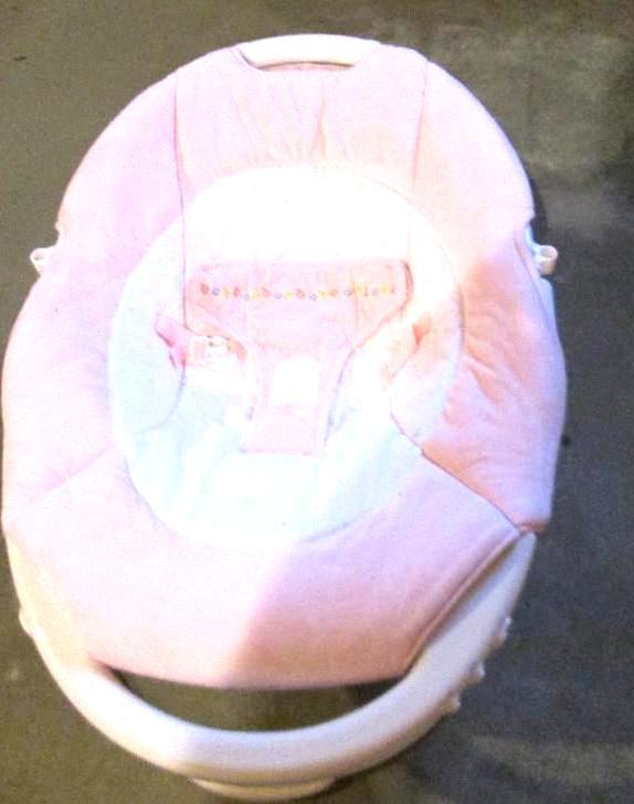 lot 60 image: Bouncy chair...