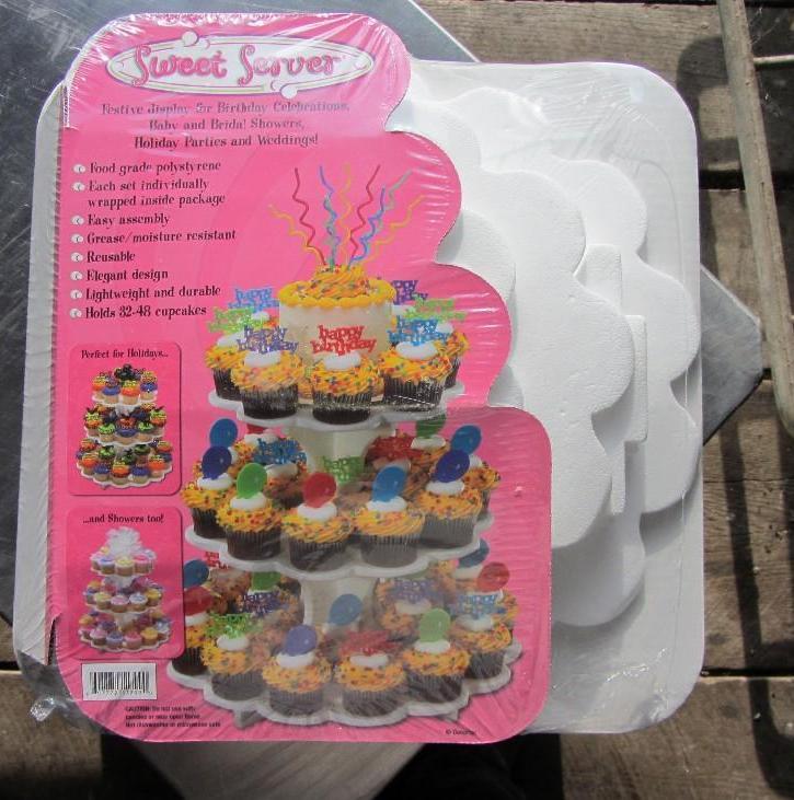 lot 64 image: New Cupcake display stand...