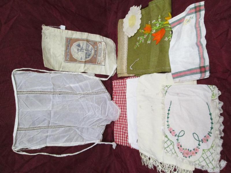 lot 116 image: Lot of vintage tableclothes, runner...