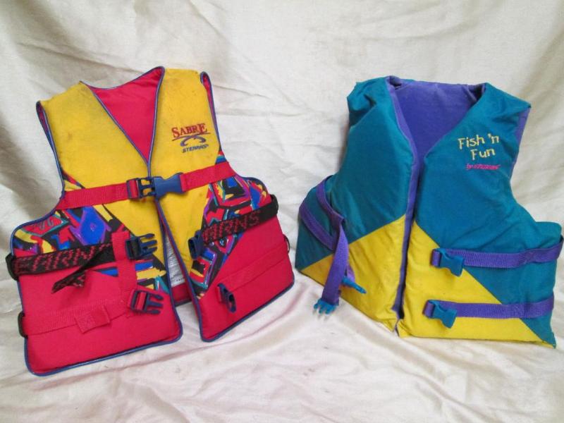 lot 120 image: Pair of Starns life vests in childr...