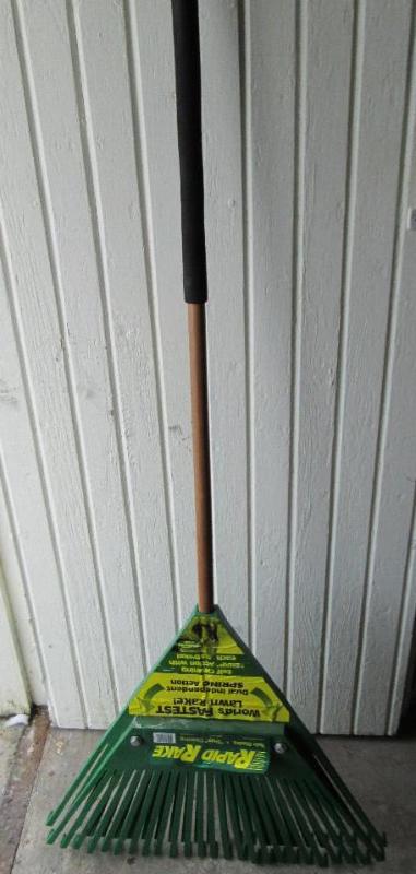 lot 177 image: Plastic garden rake with foam padde...