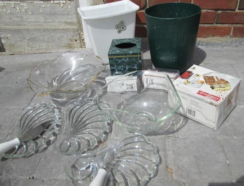 lot 190 image: Lot of vintage home and kitchen ite...