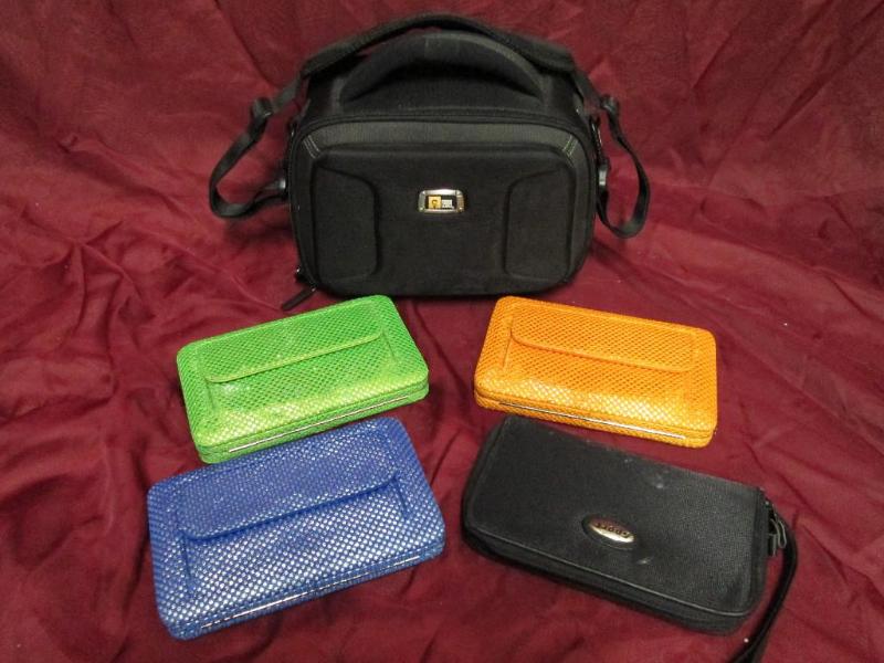 lot 20 image: Lot of camera bags, wallets, and cl...