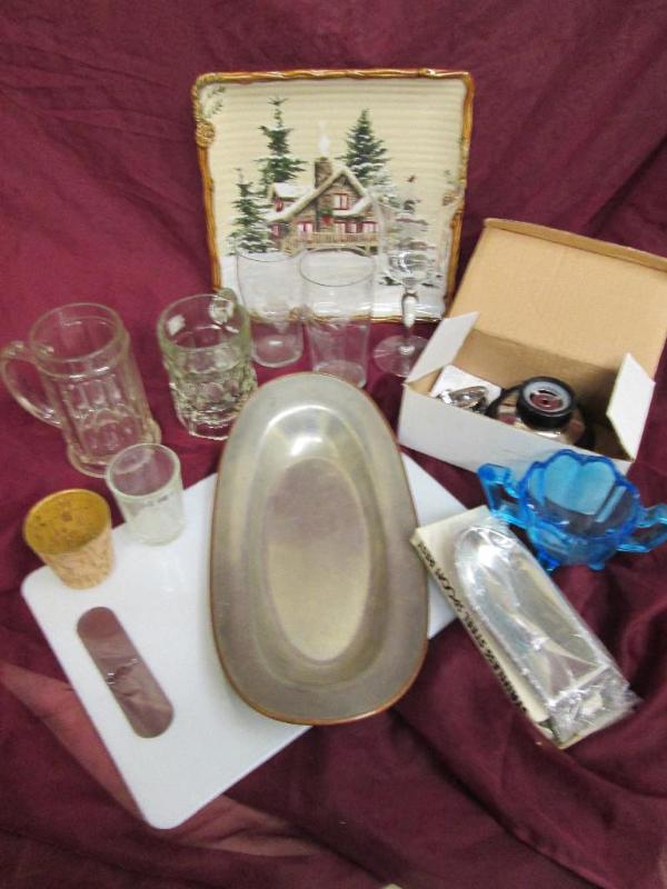 lot 203 image: Lot of miscellaneous kitchenware. C...