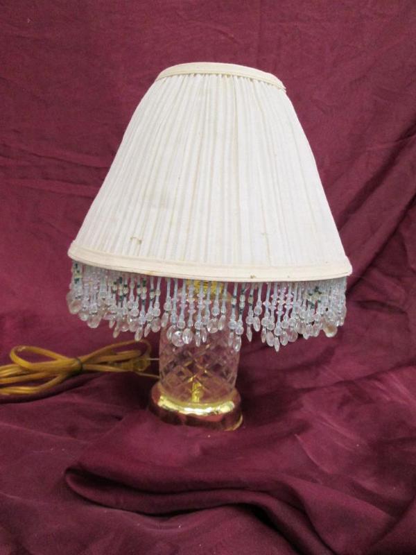 lot 206 image: Nice clear glass lamp with beaded s...