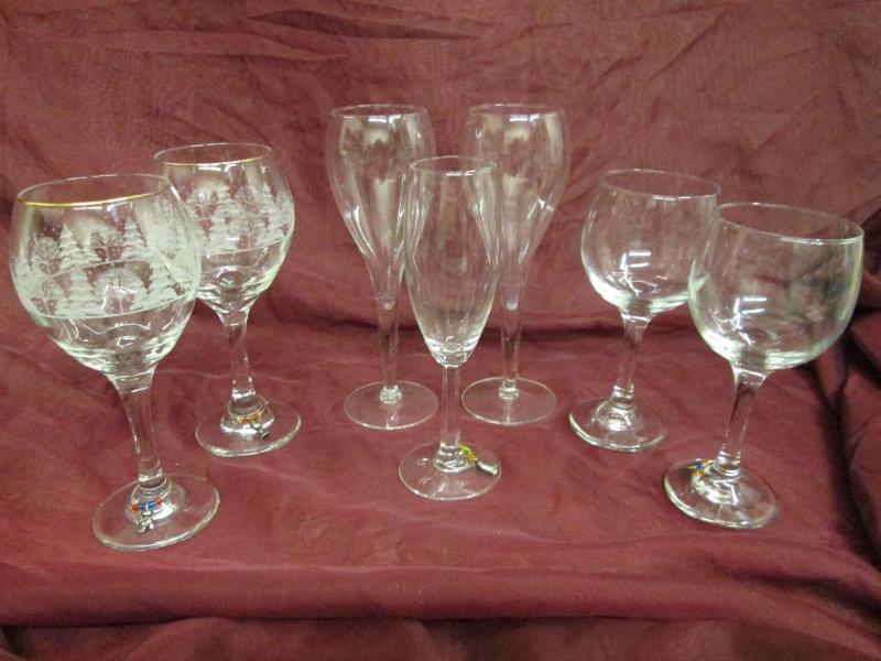 lot 215 image: Lot of 7 wine glasses....