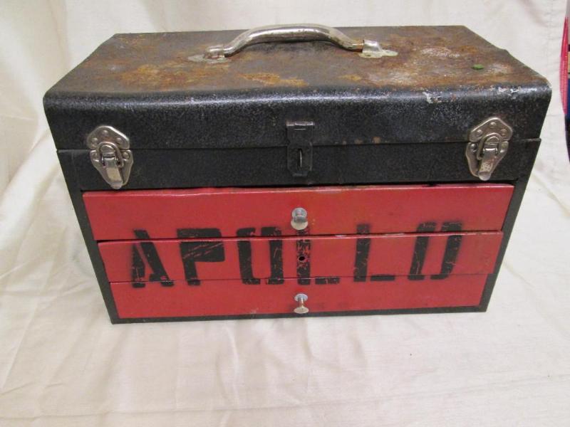 lot 223 image: Vintage tool box with lift top and ...