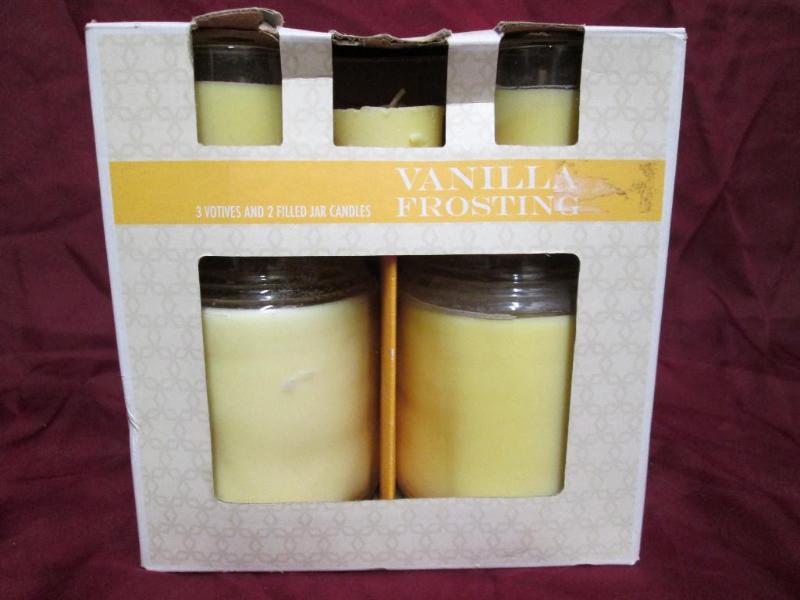 lot 39 image: Vanilla Frosting scented candles, n...