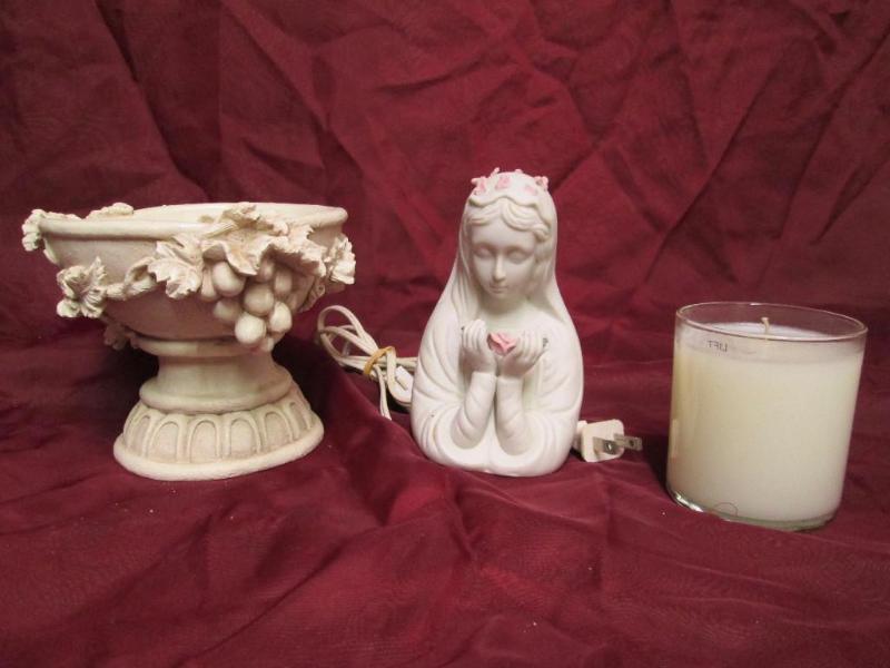 lot 47 image: Lighted bisque praying Mother, plan...
