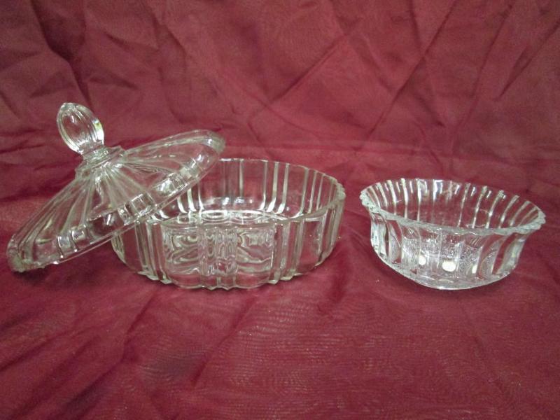 lot 66 image: Pair of crystal bowls from Forever ...