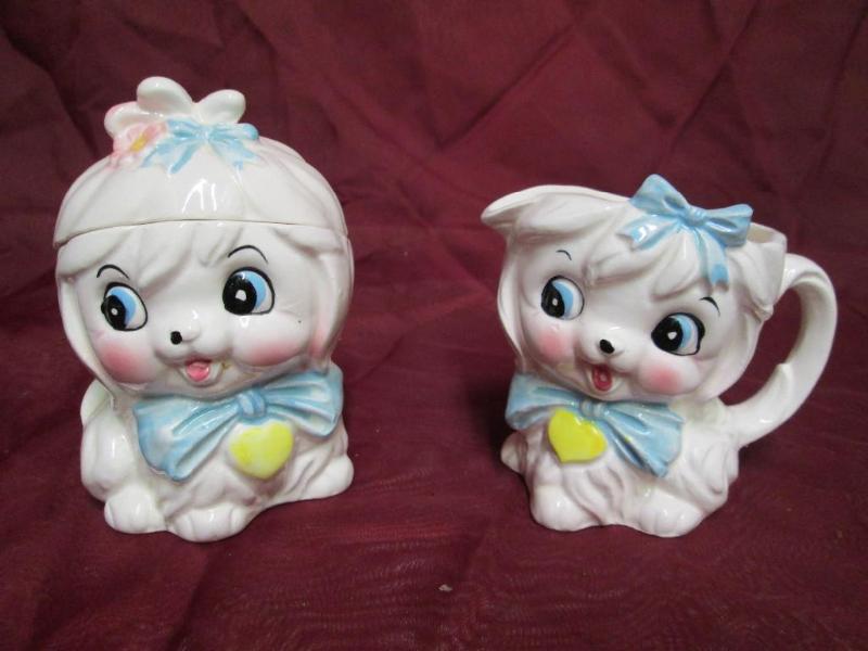 lot 70 image: Vintage puppies creamer and sugar b...