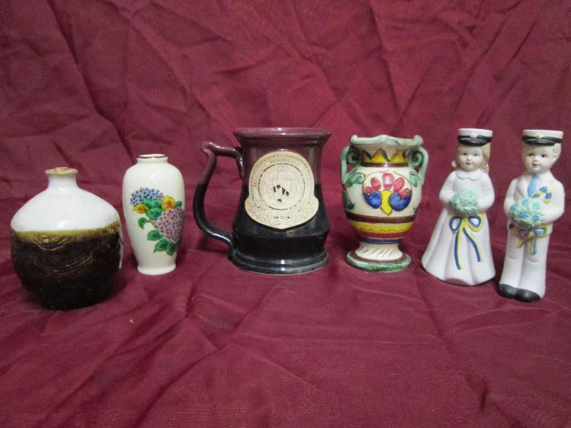 lot 73 image: Lot of miscellaneous glassware. Mug...