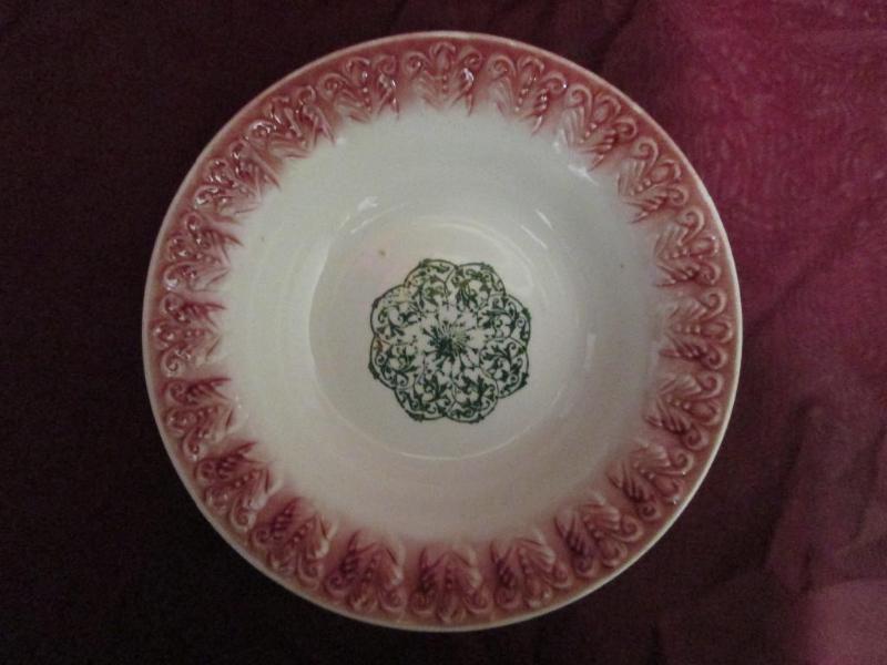 lot 94 image: Vintage serving bowl with a nice gr...