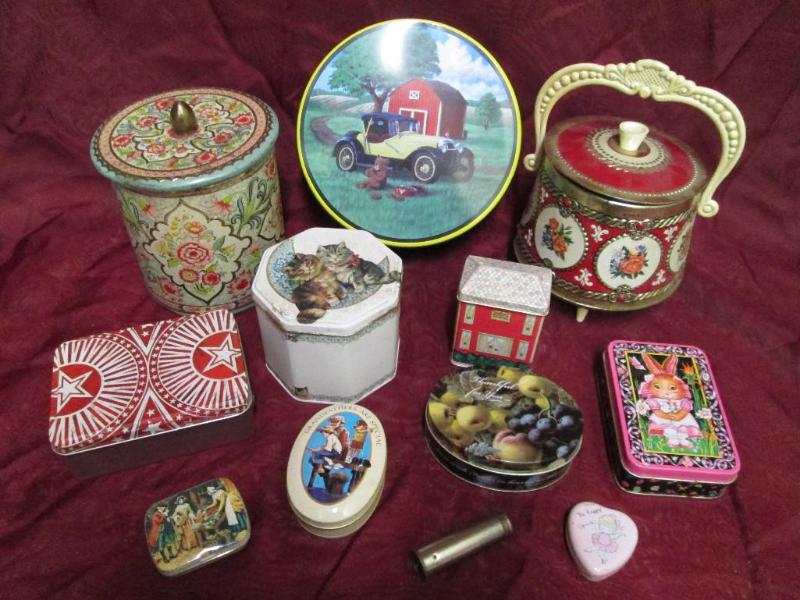 lot 98 image: Lot of tins for all occasions in va...