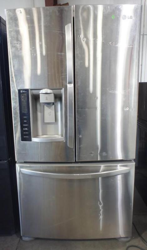lot 4 image: Used LG Refrigerator Model # (LFX25...