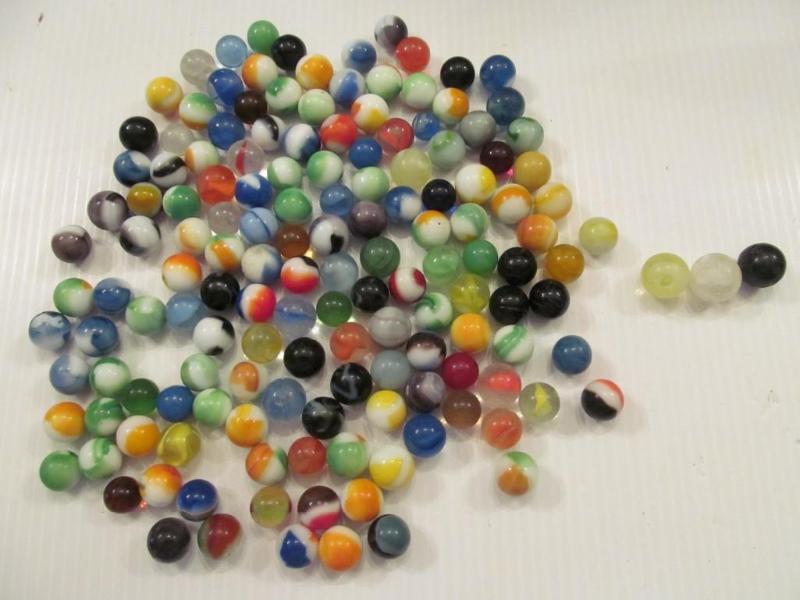 lot 51 image: Great set of marbles in a very nice...