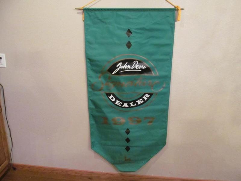 lot 78 image: John Deere Banner....