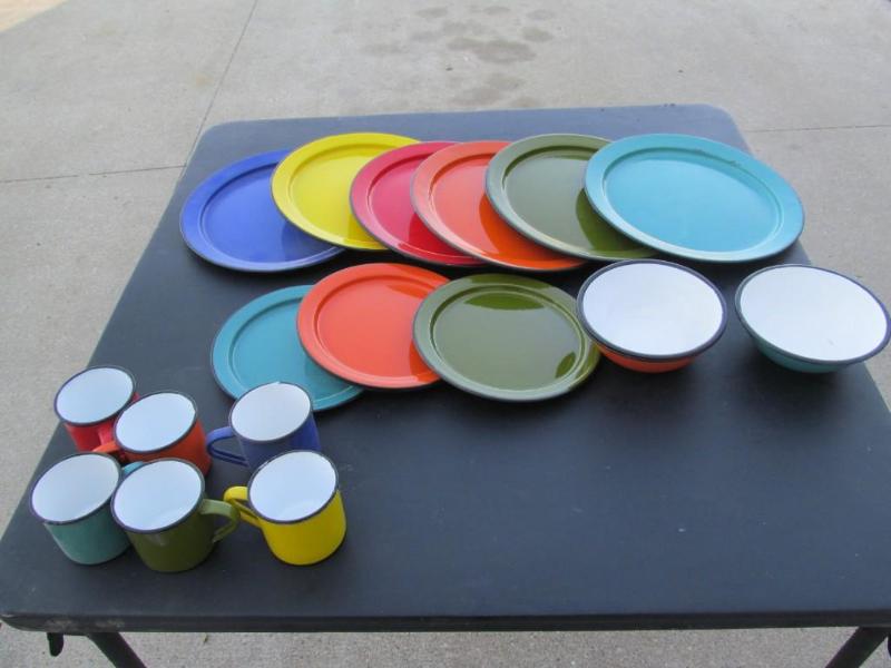 lot 86 image: Nice set of &quotbake lite" d...
