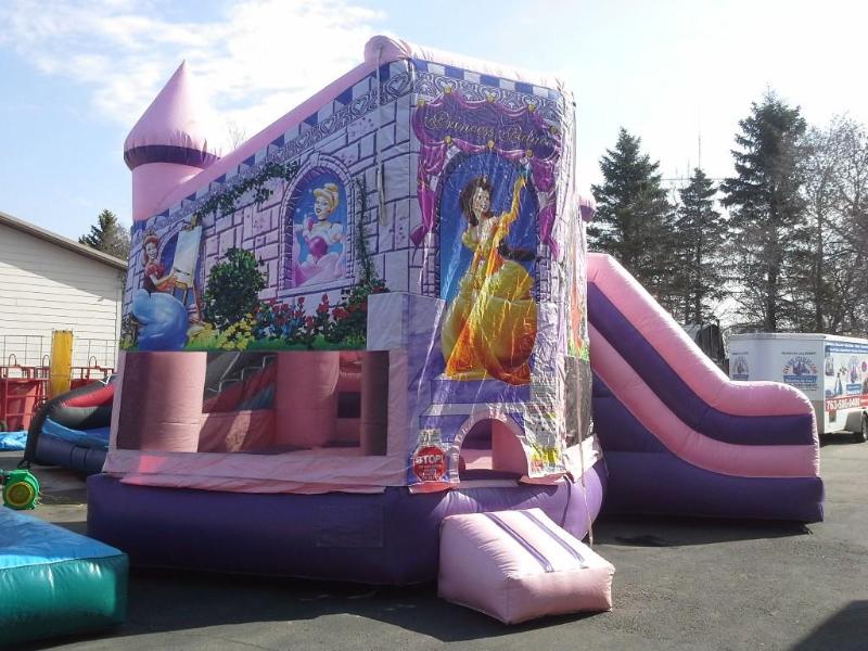 lot 11 image: Princess Palace combo 3 in 1