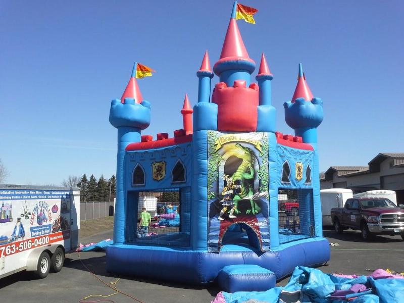 lot 26 image: Brave Knight Castle