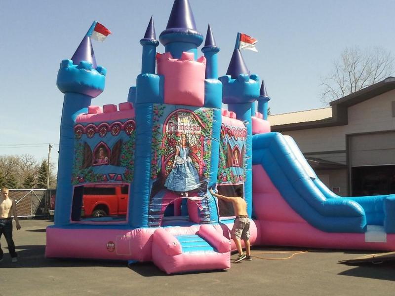 lot 32 image: Princess Palace combo 3 in 1