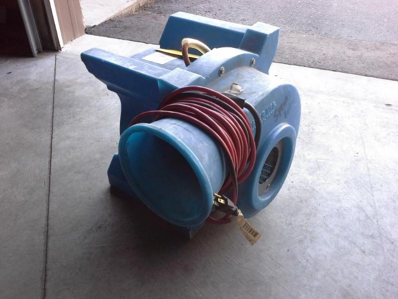 lot 47 image: Huffer blower