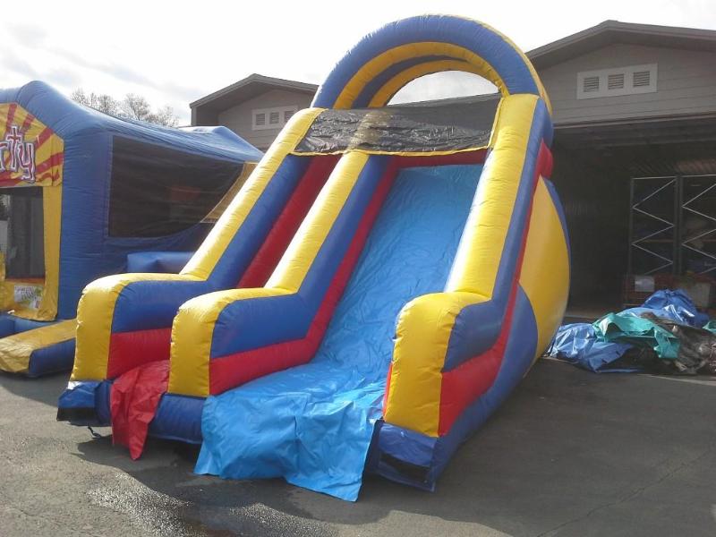 lot 5 image: 16 Waterslide
