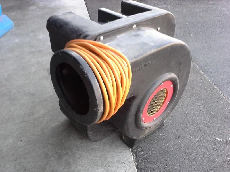 lot 51 image: Tool King blower