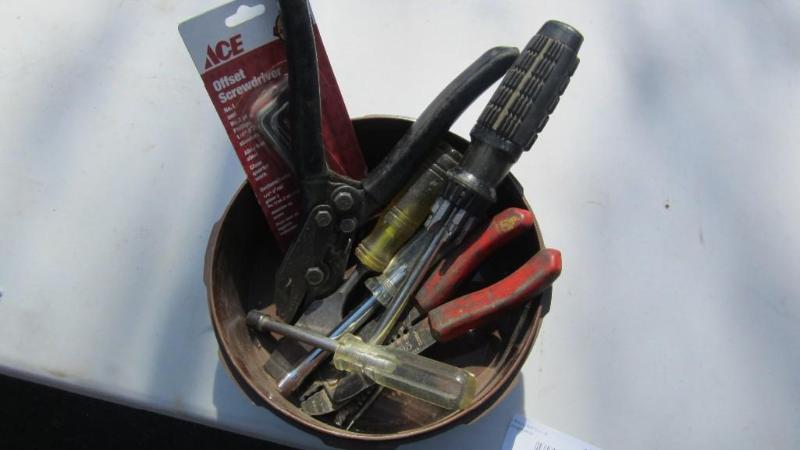 lot 108 image: misc tools...