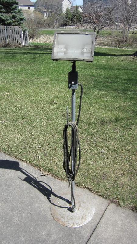 lot 123 image: work light...
