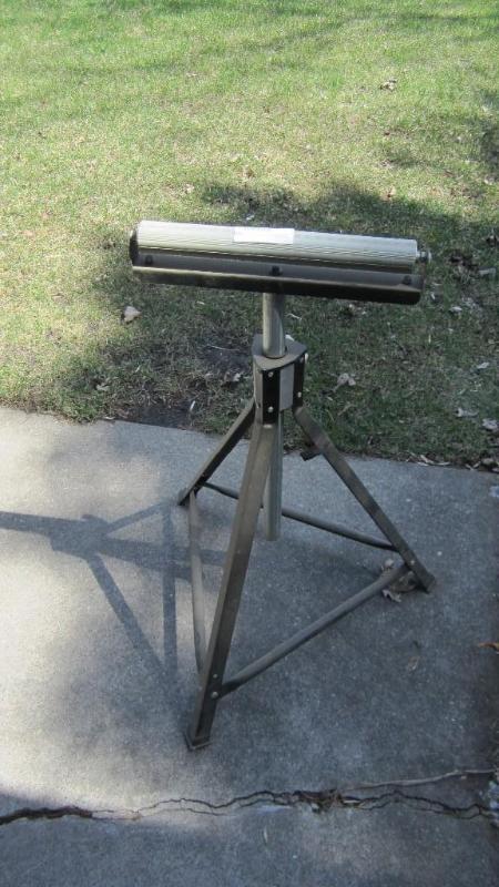 lot 124 image: roller stand...