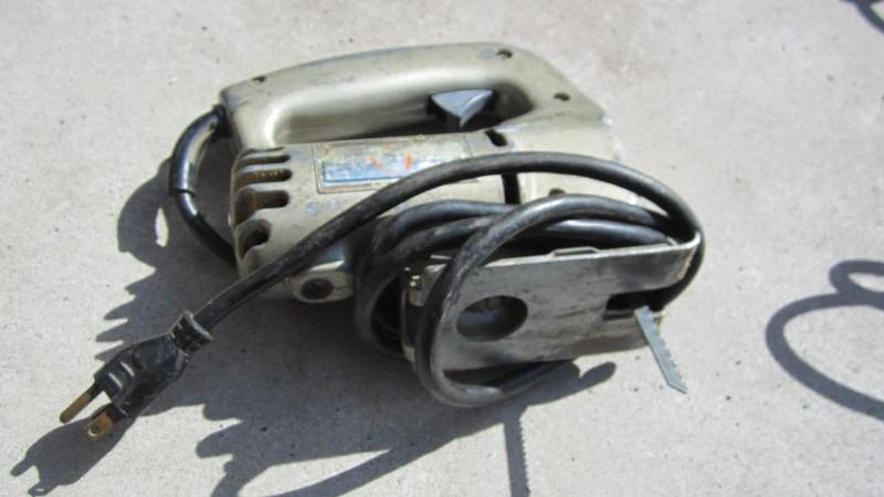 lot 13 image: jig saw...