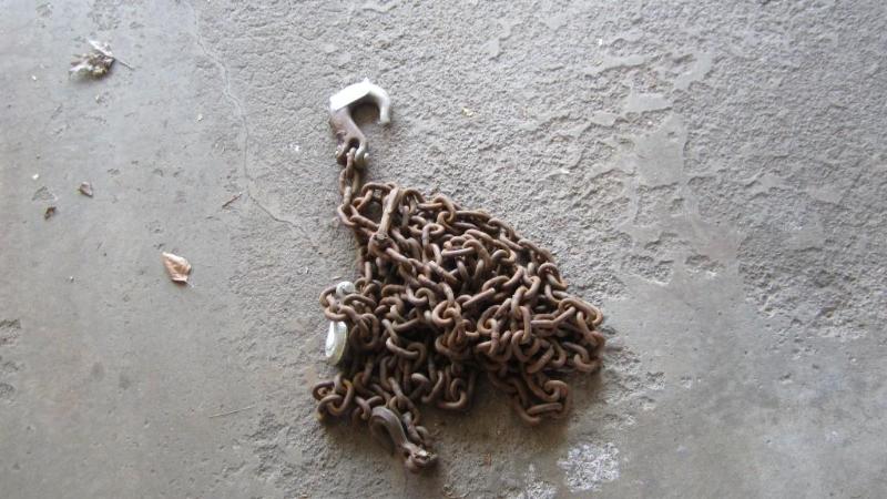 lot 132 image: log chain...
