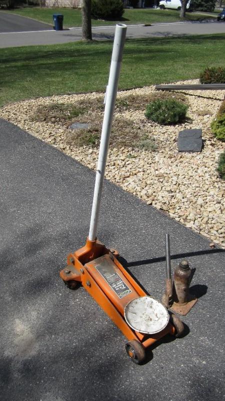 lot 151 image: floor and bottle jack...