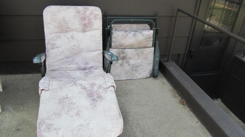 lot 184 image: 2 lounge chairs...