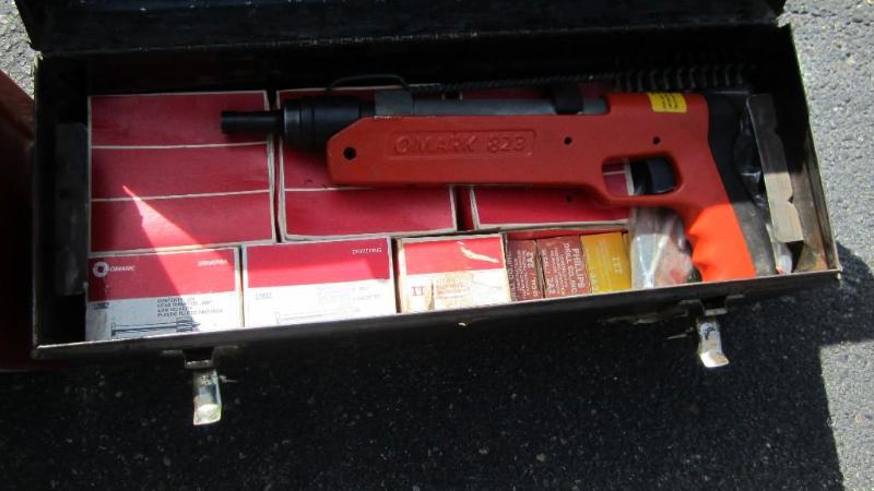 lot 2 image: Omark 823 Nailer...
