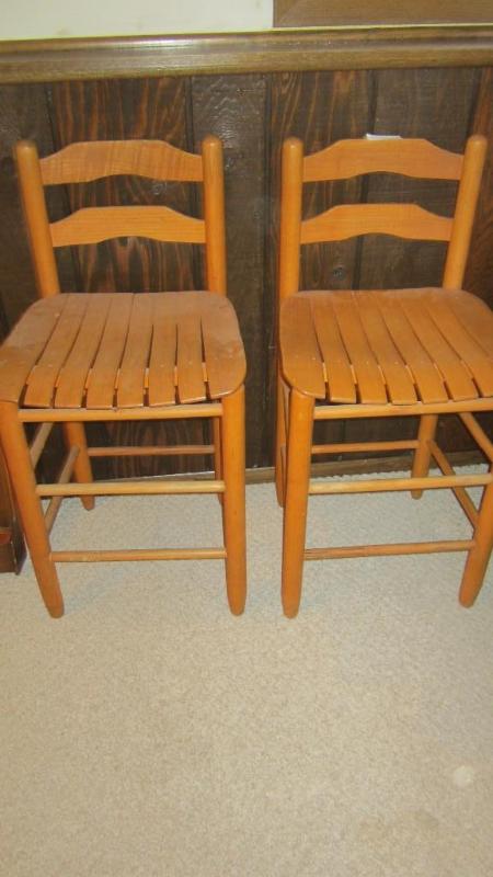 lot 214 image: 2 bar stools...