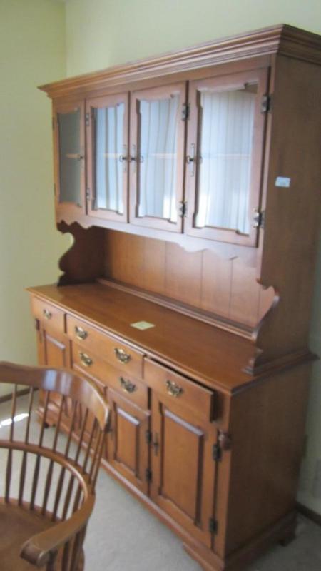 lot 222 image: hutch...
