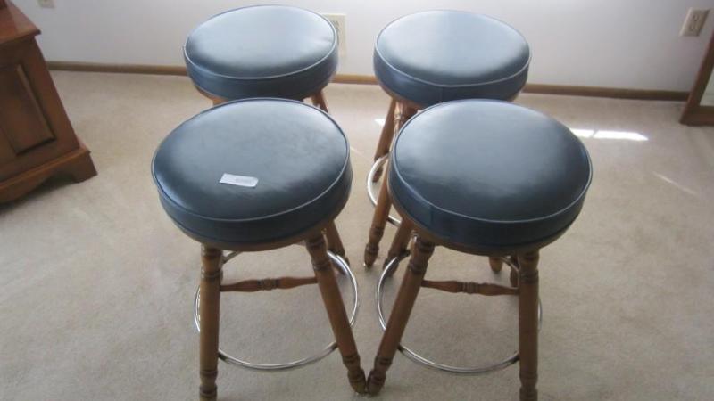 lot 238 image: 4 bar stools...