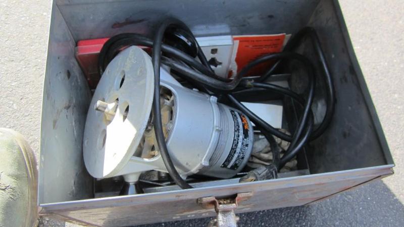 lot 3 image: Skil Router...